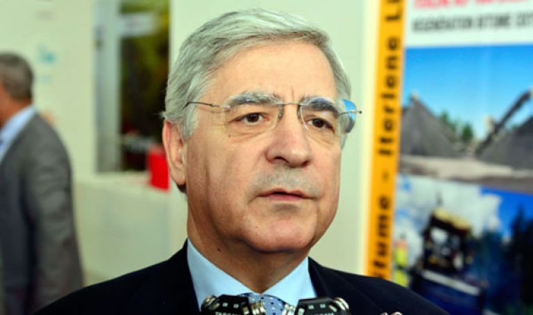 صورة السفير الإيطالي يؤكد على أهمية العلاقات الثنائية “القوية” بين البلدين