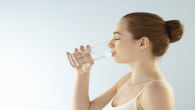 صورة لا تحب شرب الماء؟.. إليك 8 طرق لجعل الأمر أسهل!