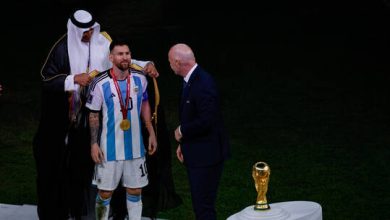 صورة ميسي يكشف مصير “بشت” التتويج بكأس العالم “قطر 2022”