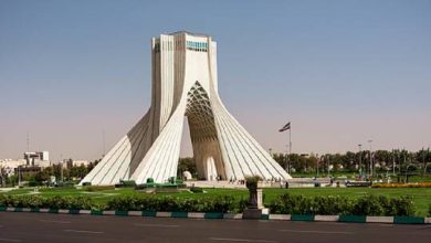 صورة وصول وفد سعودي إلى طهران لإعادة فتح سفارة المملكة