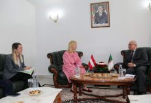 Photo de Le ministre des Transports Youssef Shorfa reçoit SE l’ambassadeur de la République d’Autriche en Algérie, Mme Christine Moser