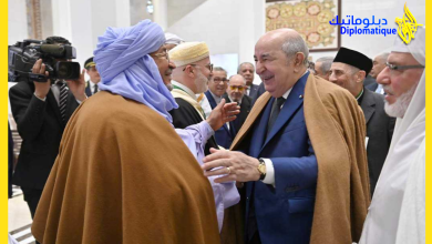 صورة علماء وأئمة يُبرزون الدور الديني والحضاري لــ جامع الجزائر في العالم الإسلامي