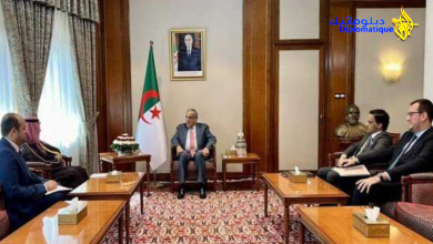 صورة الوزير الأول يستقبل سفير المملكة العربية السعودية بالجزائر