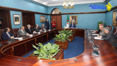 صورة رئيس الحمهورية ينصب اللجنة الوطنية العليا للطعون المتعلقة بالاستثمار