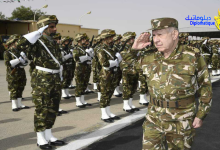 صورة الفريق أول السعيد شنڨريحة، رئيس أركان الجيش الوطني الشعبي في زيارة عمل وتفقد إلى الناحية العسكرية الثالثة
